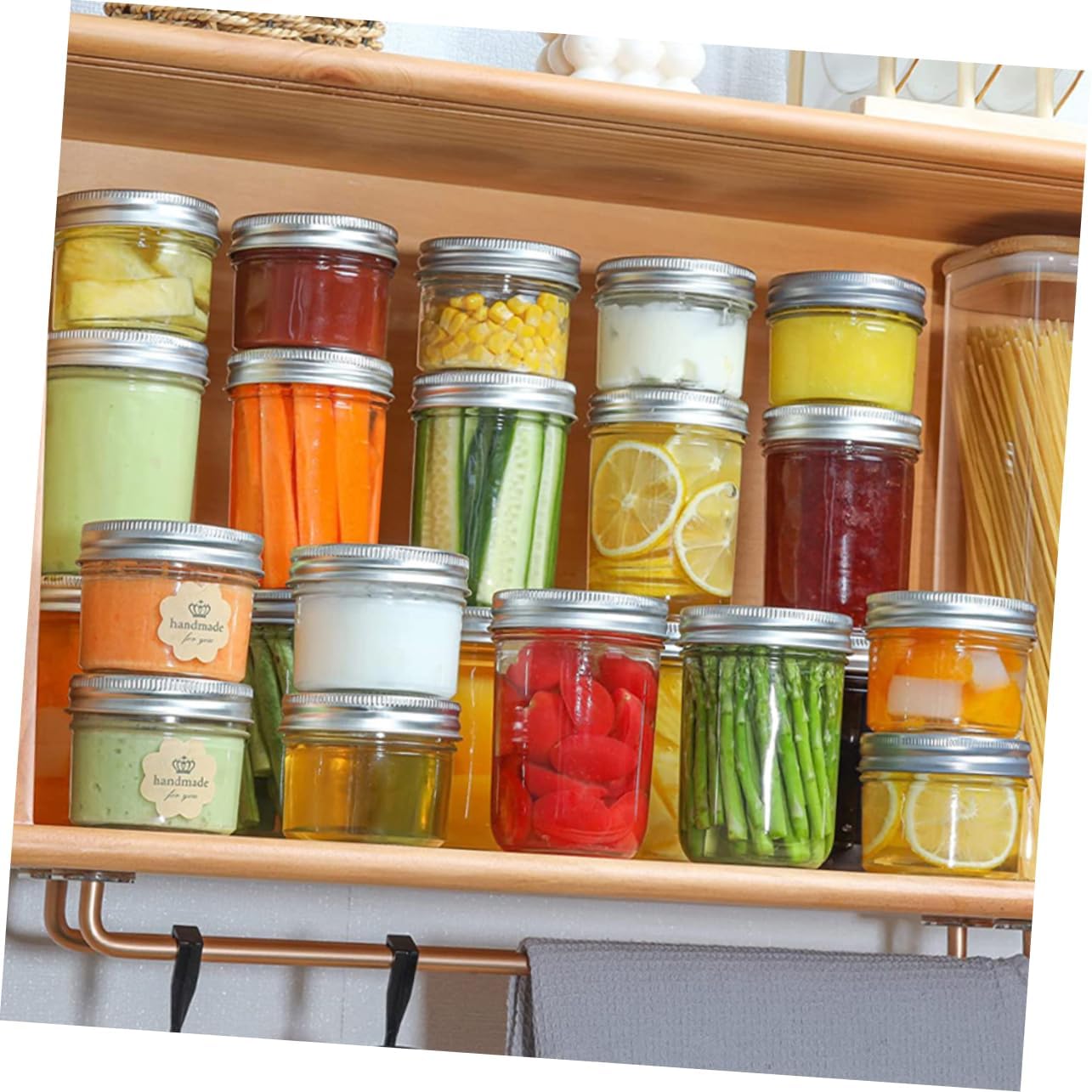 Luxshiny 8-Piece 250ml Plastic Jars with Aluminum Lids